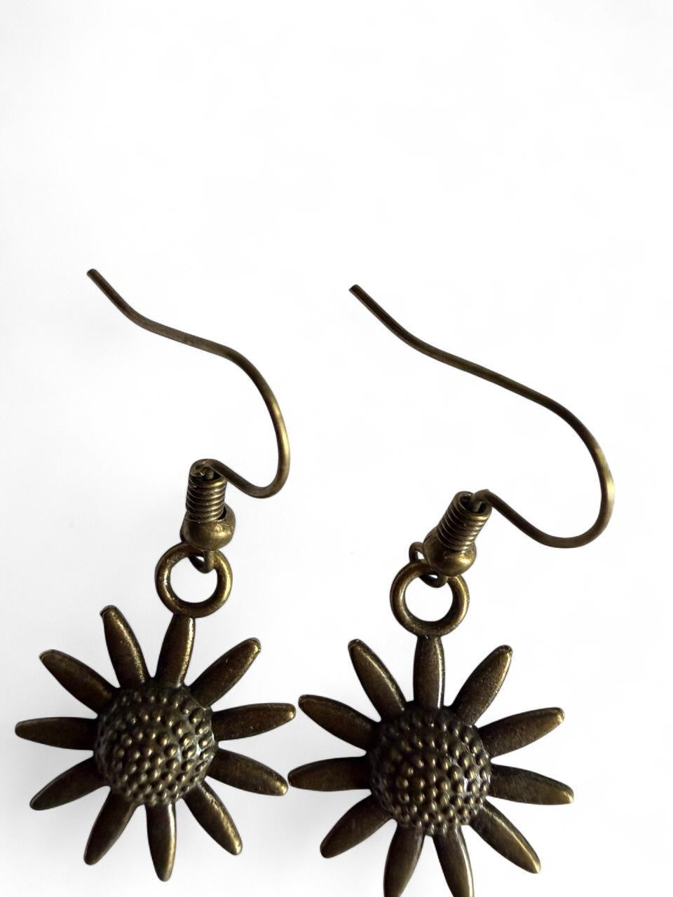 Rustic Antique Bronze Sunflower Dangle Earrings – Boho Country Style