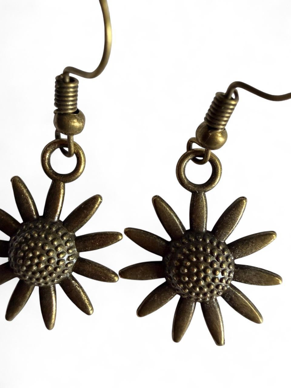Rustic Antique Bronze Sunflower Dangle Earrings – Boho Country Style