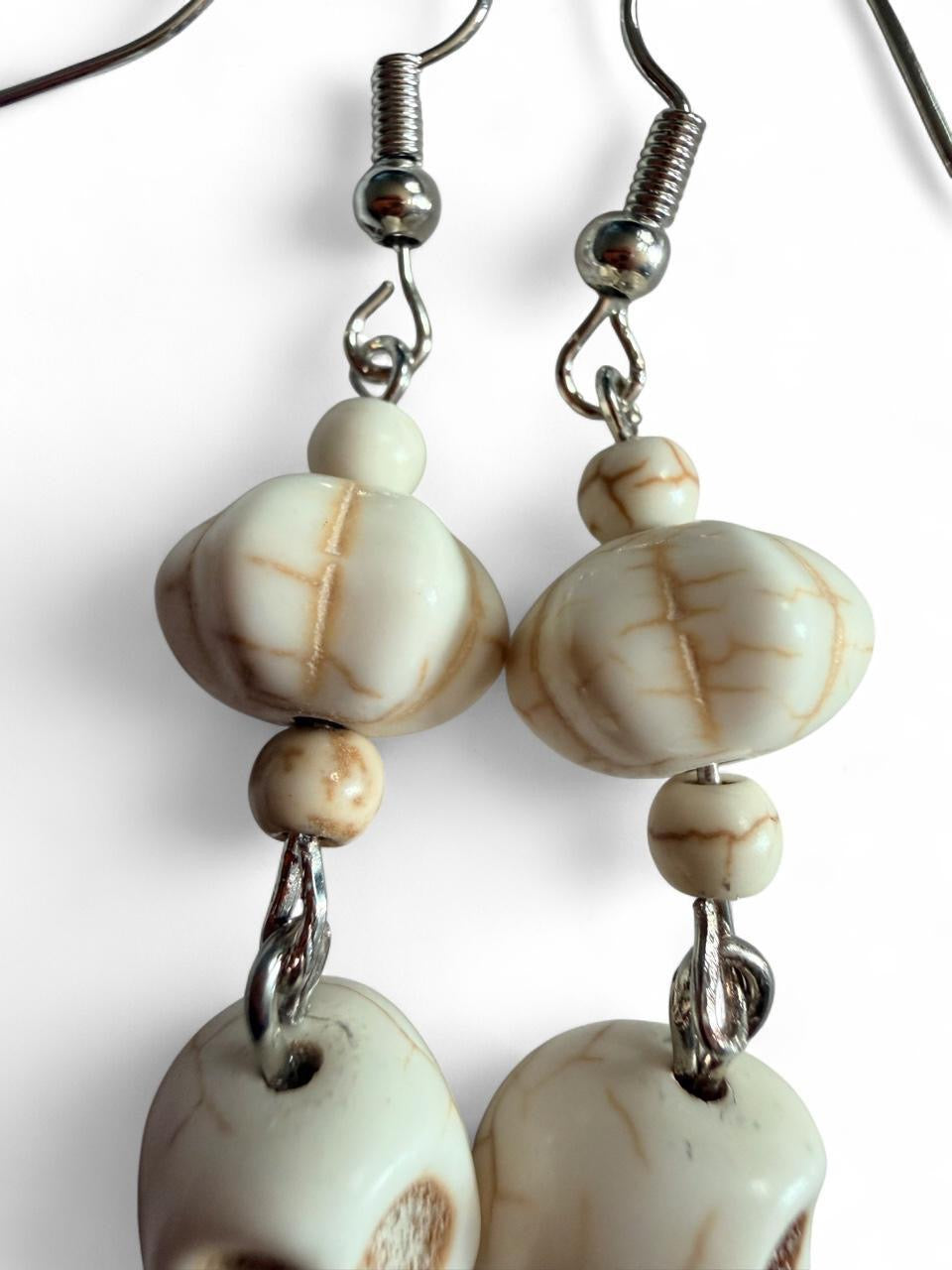Cream Skull & Pumpkin Bead Drop Earrings 💀🤍